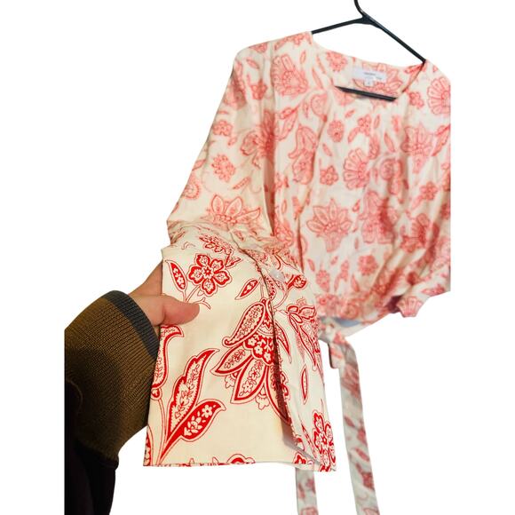 SAUNDERS COLLECTIVE Red Floral Long Sleeve Button Front Tie Waist Fredrique Top - Picture 10 of 11